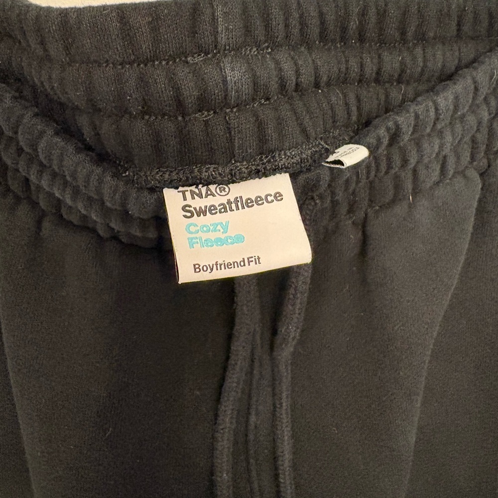 Aritzia | TNA Sweatfleece Cozy Fleece Black Women's Boyfriend Fit Joggers, S - Picture 3 of 7